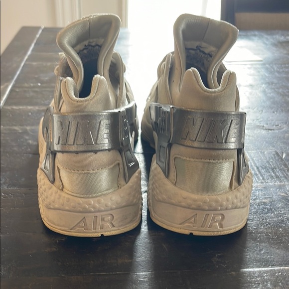 Nike’s - Picture 5 of 7